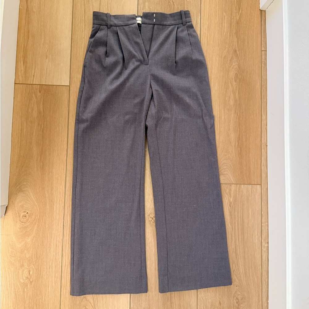 A&F Sloane tailored pant in gray
